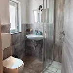 Tredici 招待所 法瓦拉